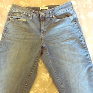 Jasscia simpsons rolled crop skinny